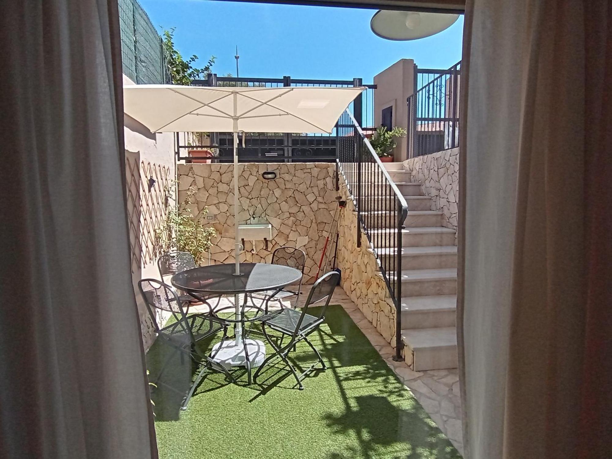 Vacanze Nella casetta Pula Esterno foto